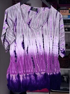 💜Tryst Lavender to Deep Purple Ombre Tie-Dye V-Neck Top 💜✨ Effortless Luxe 💜